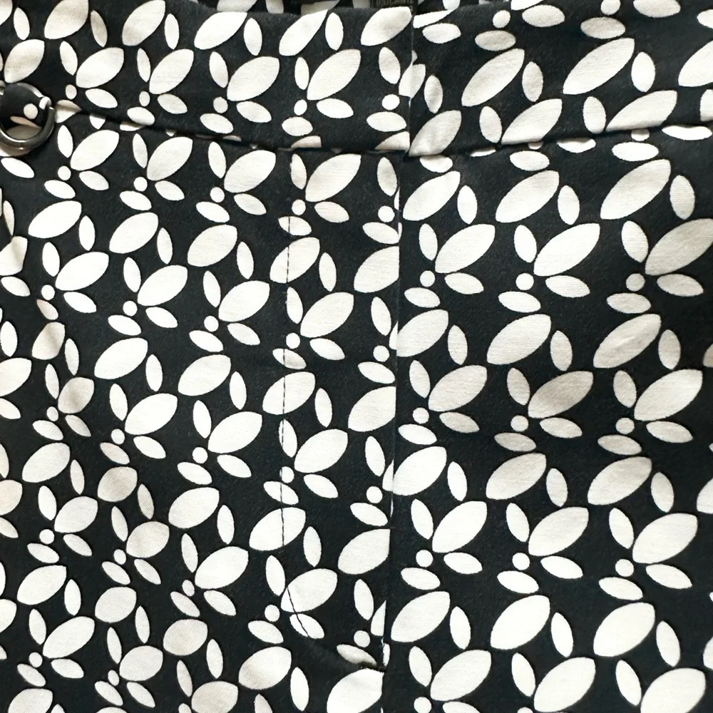 Adrianna Papell Black and White Patterned Ankle Pants - Picture 6 of 11